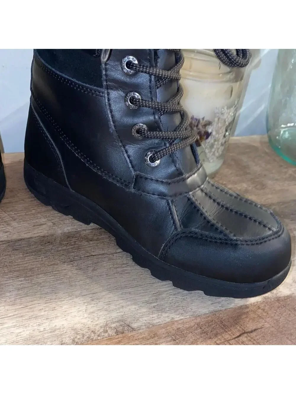 NWOT!! UGG Little Kids Unisex Black Butte II CWR Lace-Up Winter Boots Size 3